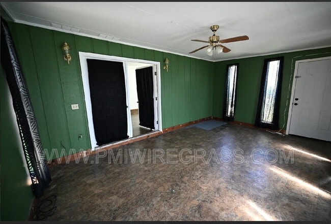 Building Photo - 267 Barbara Dr