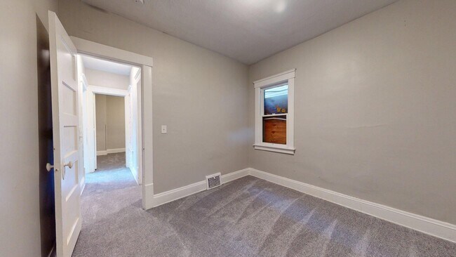 Building Photo - 3001 Denison Ave