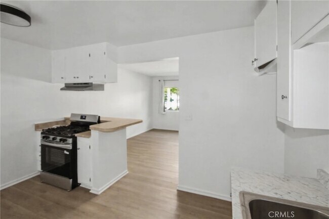 Building Photo - 1010 E 32nd St