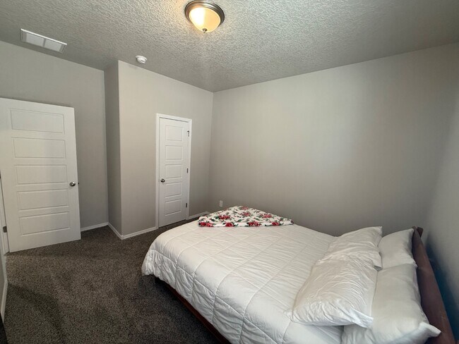 Building Photo - 10844 Caresso Lp SW