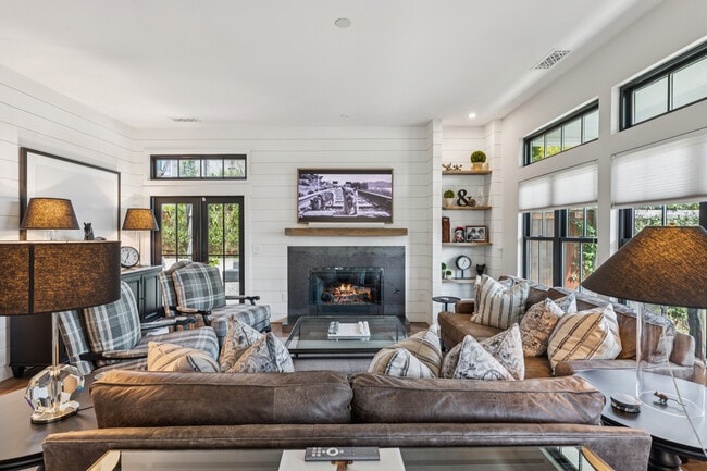 Building Photo - 1810 Quail Ct