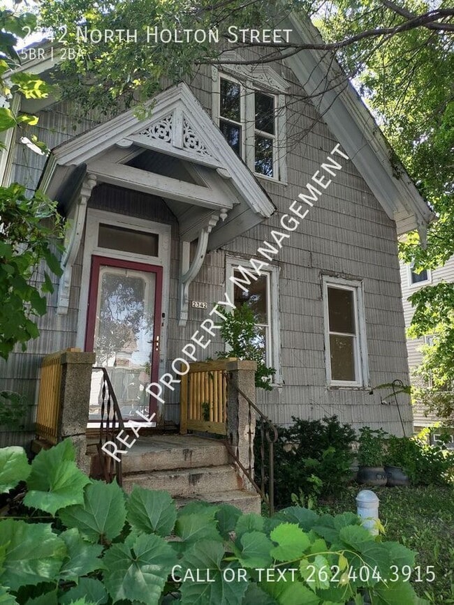 Primary Photo - 2342 N Holton St
