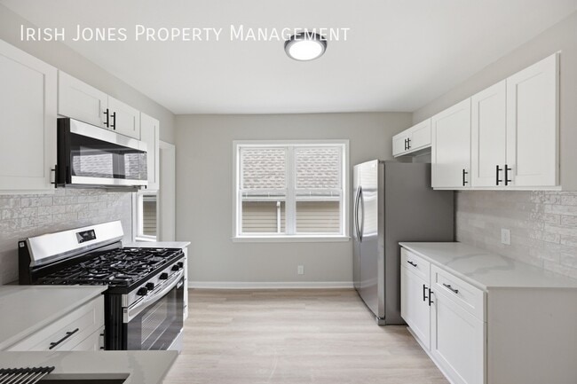 Building Photo - 61 Princeton Pl