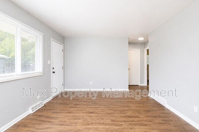 Building Photo - 3422 SW 8th St