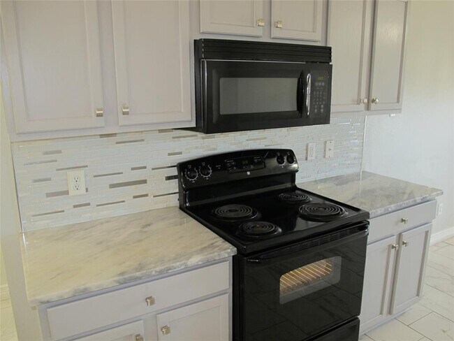 Building Photo - 3401 Pioneer Crossing Dr