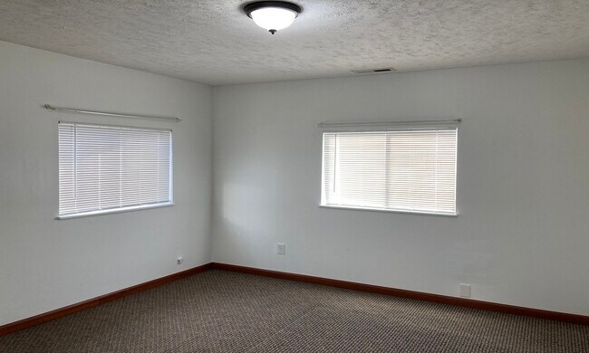 Building Photo - 7235 SE Clatsop St