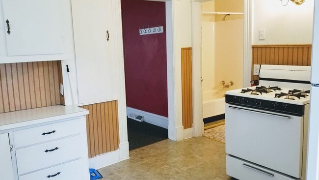 Building Photo - 103 Pearl St