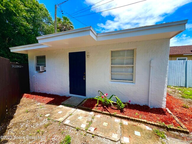 Primary Photo - 426 Dummitt Ave