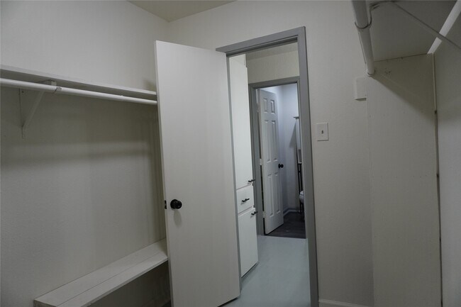 Building Photo - 6419 Teal Run Dr