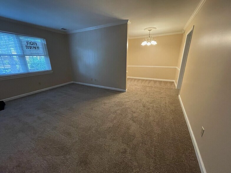Building Photo - 2044 Montreat Cir