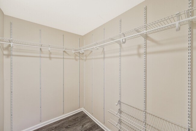 Building Photo - 1060 Gardenview Loop