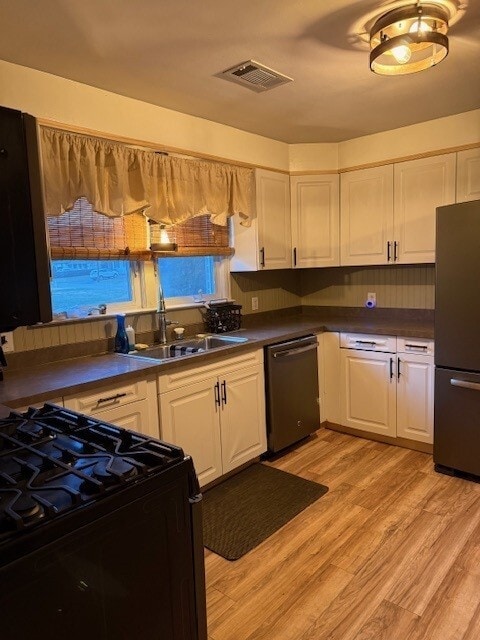 Building Photo - 808 Sunset Dr