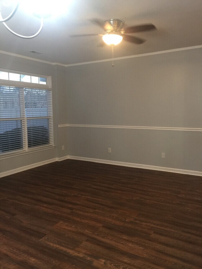 Building Photo - 321 Gilman Ln