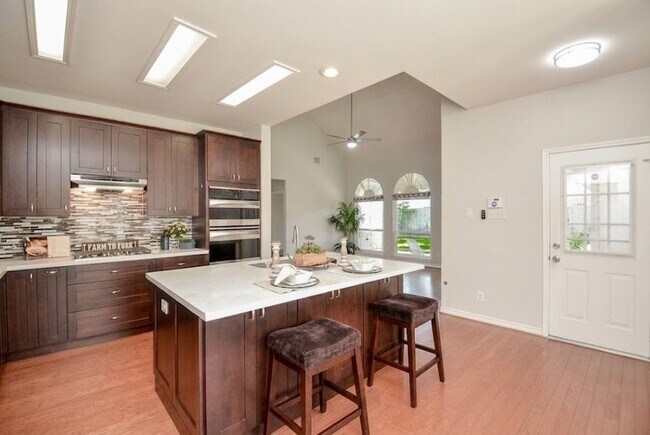 Building Photo - 406 Sterling Heights Ln
