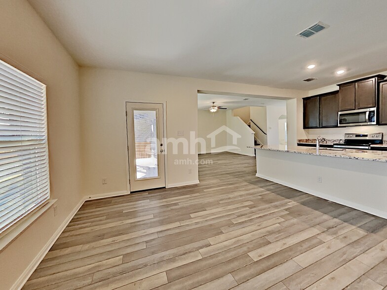 Building Photo - 7906 Cactus Plum Dr