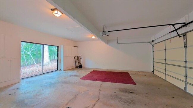 Building Photo - 2939 Rivercrest Dr