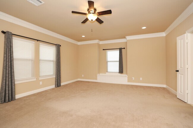 Building Photo - 11002 Upland Forest Dr