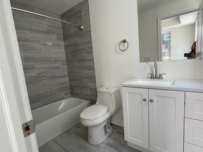 Building Photo - 1325 Rodman St