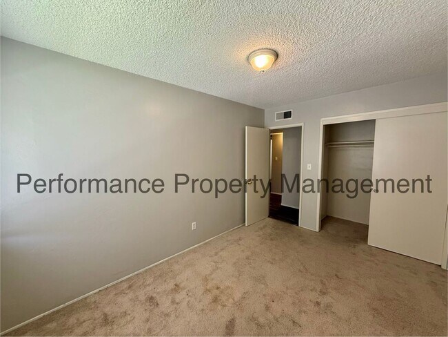 Building Photo - Cute 2 Story Condo in SW Bakersfield w/ Pool, RBP & $0 Deposit Option