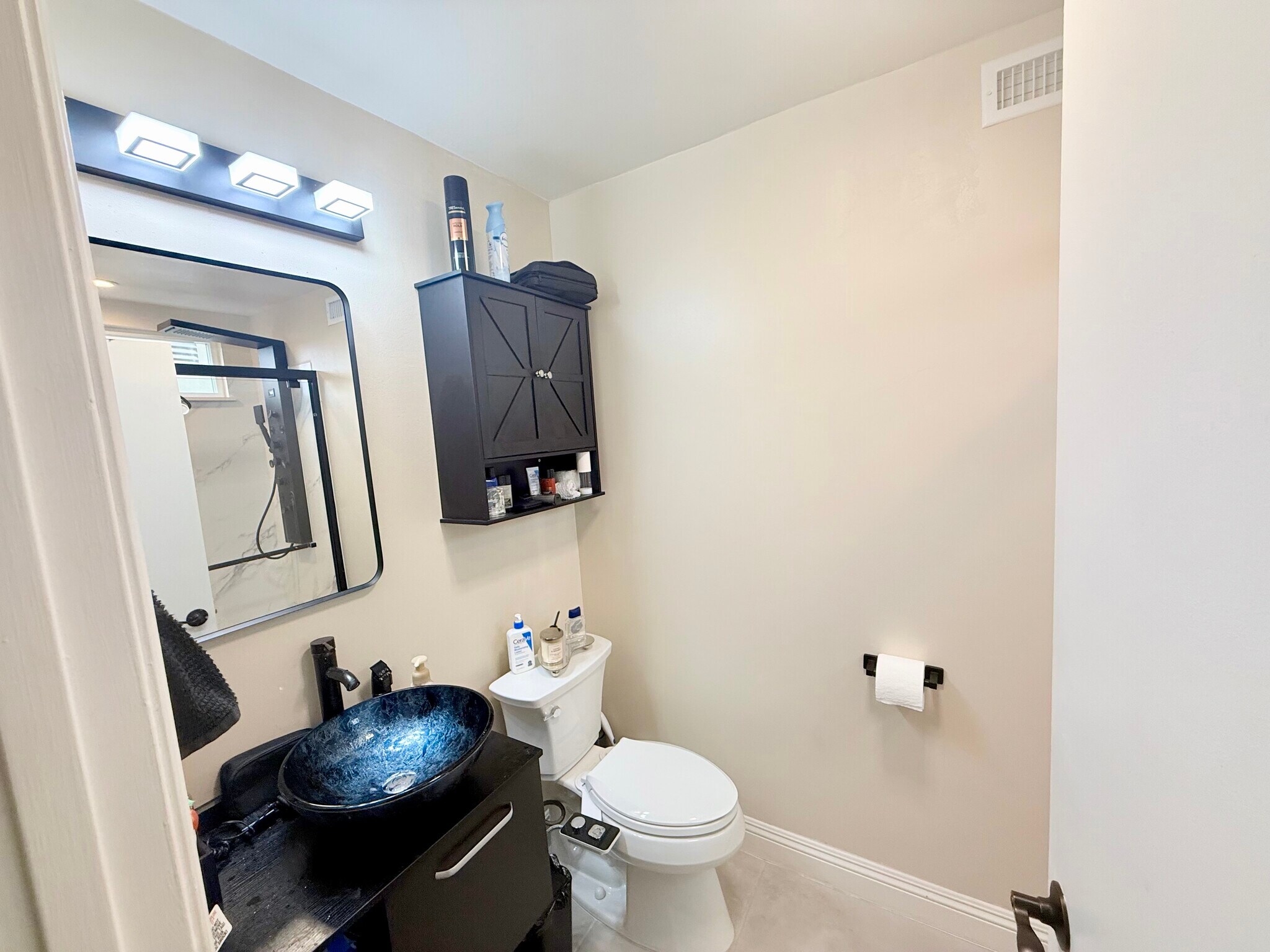 Master bathroom 3 - 26431 Via Lara