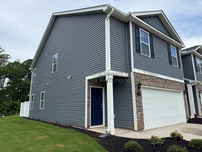 Building Photo - 1106 Broholmer Ln
