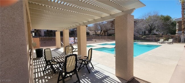 Building Photo - 830 Carnegie St