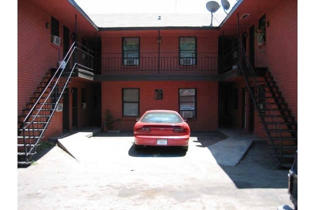 Building Photo - Sydney Street Villa Apartments
