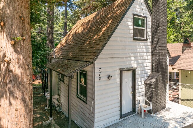 Building Photo - 772 Arrowhead Villa Rd