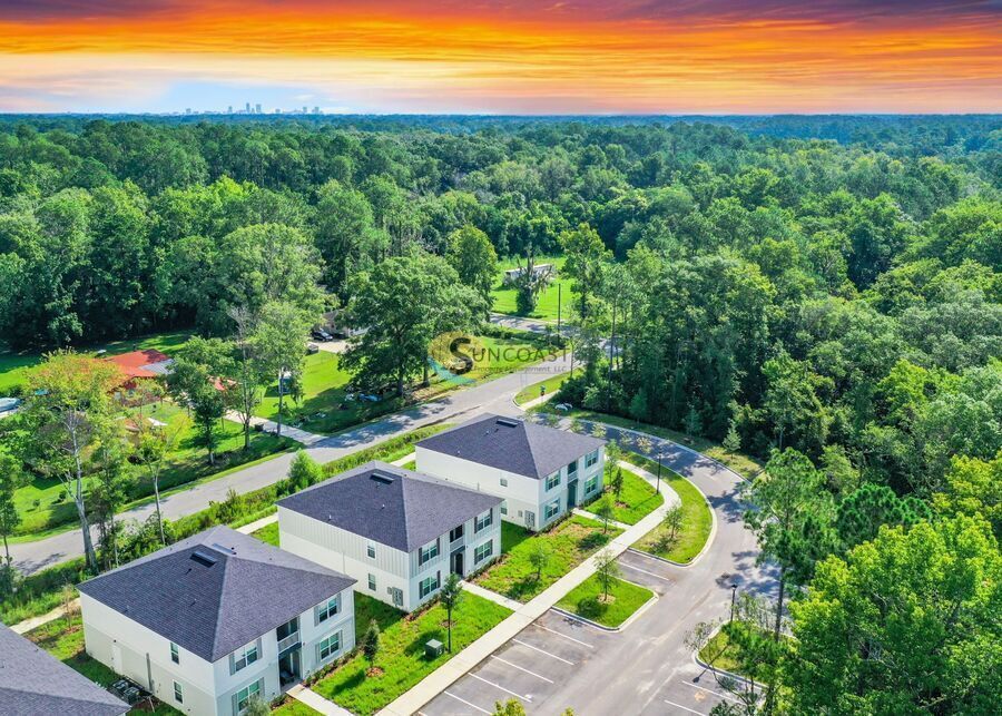 Building Photo - 6493 Breezy Oaks Wy