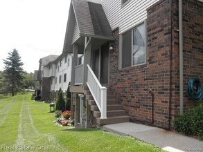 Building Photo - 7220 Bluewater Dr