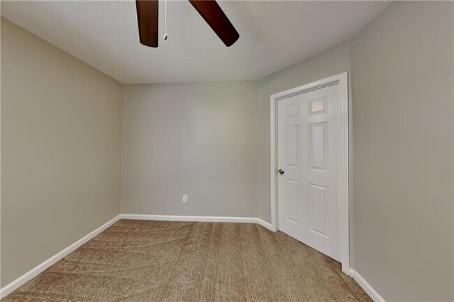 Building Photo - 4783 Lake Park Terrace