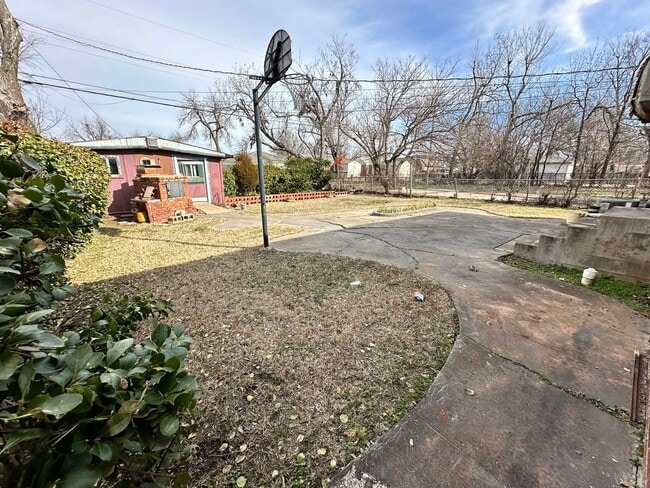 Building Photo - 3 Bed 2.5 bath house in OKC