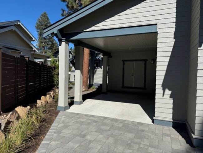 Building Photo - Brand New Home in NW Crossing with Professional office space!
