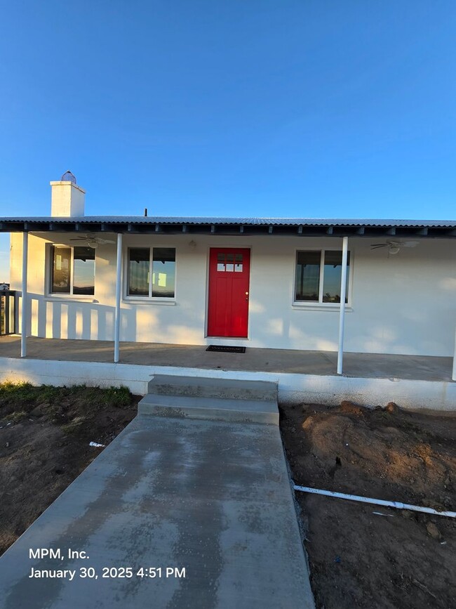 Building Photo - Newly remodeled 2 bedroom 1 bath on acreag...