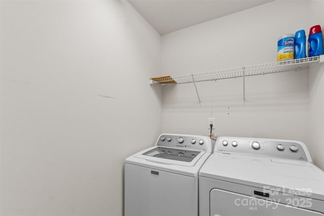 Building Photo - 15627 Canmore Street