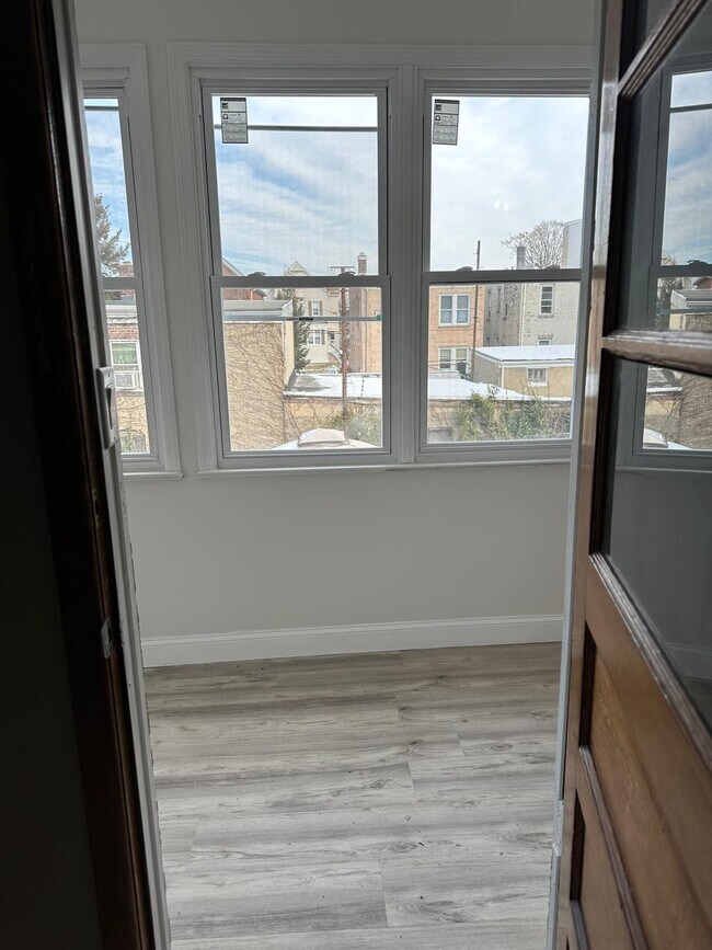 Building Photo - 143 W 26th St