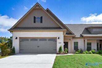 Building Photo - 119 Farmall Ln