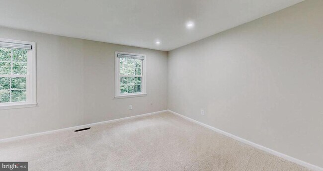 Building Photo - 6542 Birchleigh Way