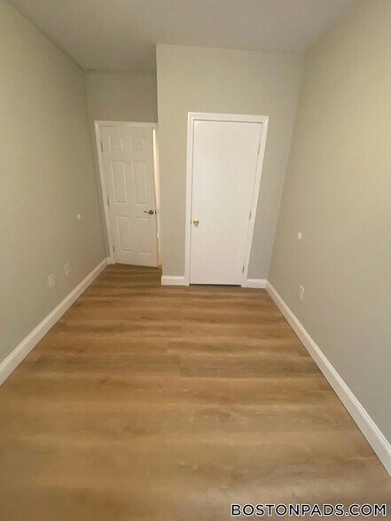 Building Photo - 111 Norway St