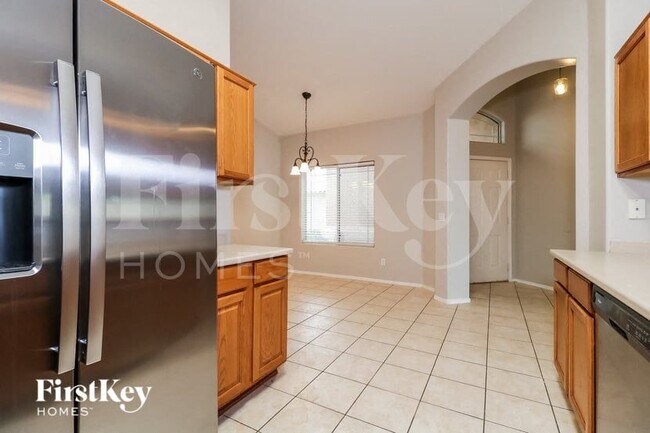 Building Photo - 10802 W Granada Rd