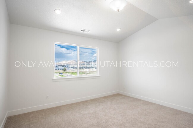 Building Photo - 4152 W 2010 N