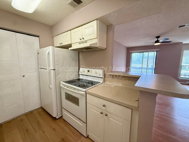Building Photo - 10200 Belle Rive Blvd