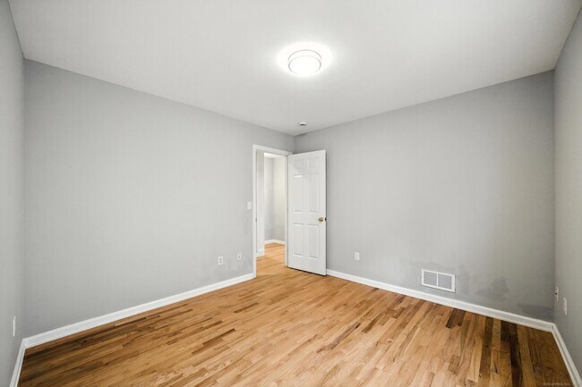 Building Photo - 55 Rodwell Ave