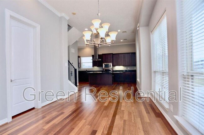 Building Photo - 114 Heights Blvd