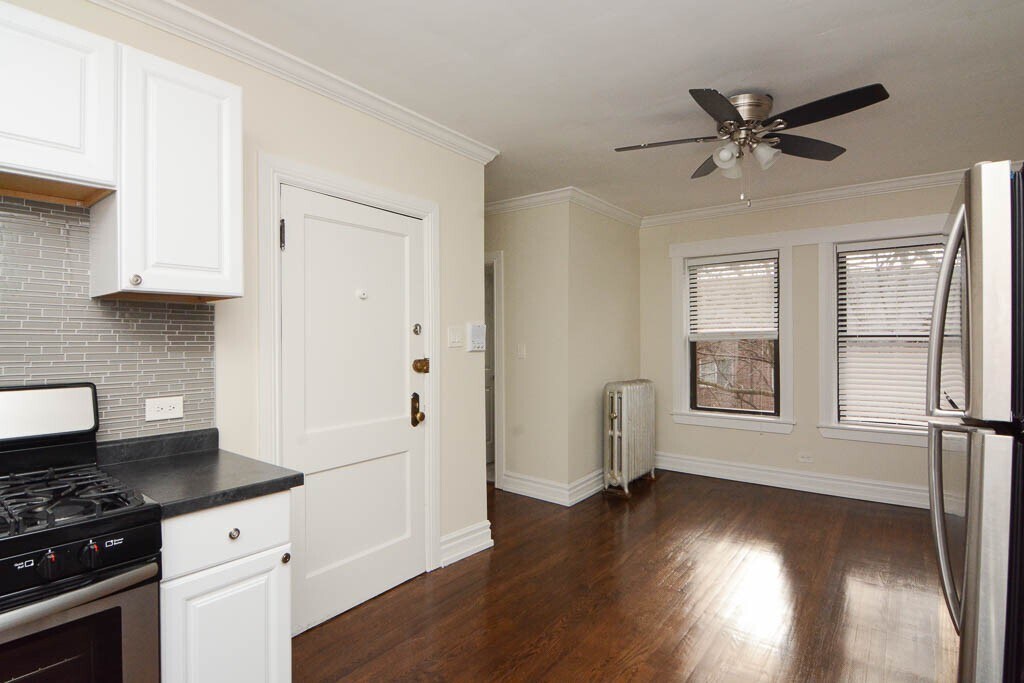 Building Photo - 1112 W Lill Ave