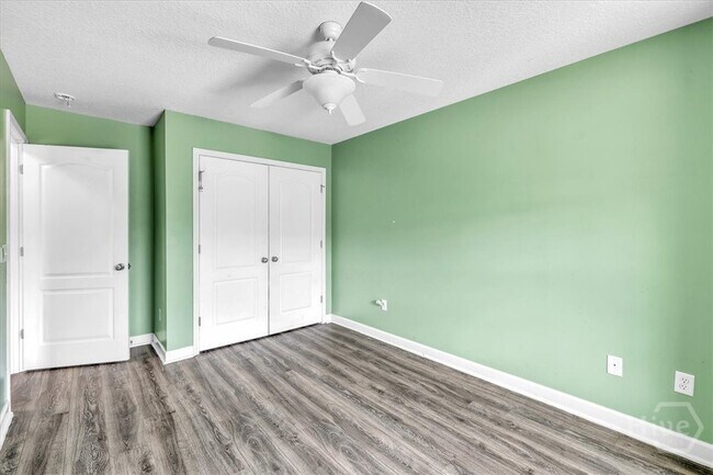 Building Photo - 256 Savannah Ln