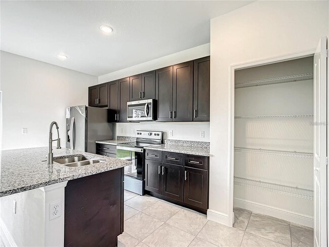 Building Photo - 406 Marion Oaks Trail