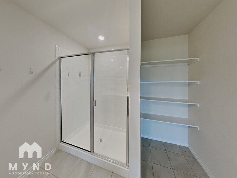 Building Photo - 4101 Black Canyon Dr