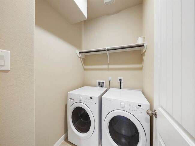 Building Photo - 4111 Murano Gardens Ct