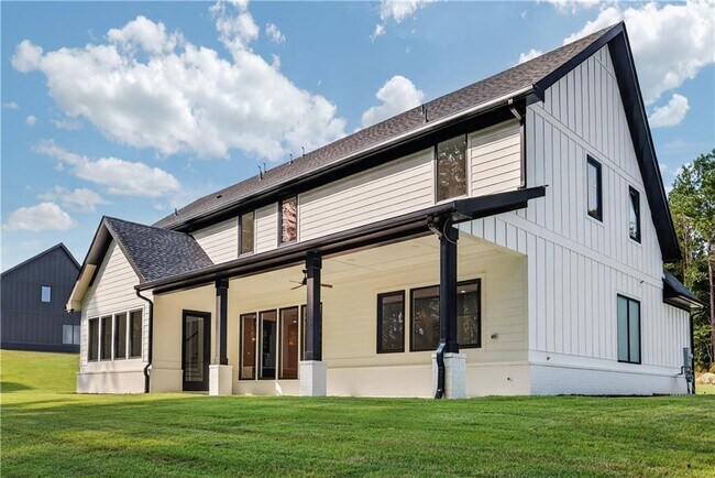 Building Photo - 127 Deer Cyn Dr